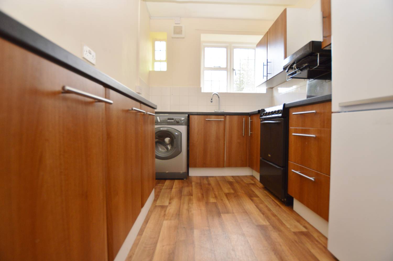 2 Bedroom Flat, Snaresbrook Hall, South Woodford, E18 2EJ Abidins