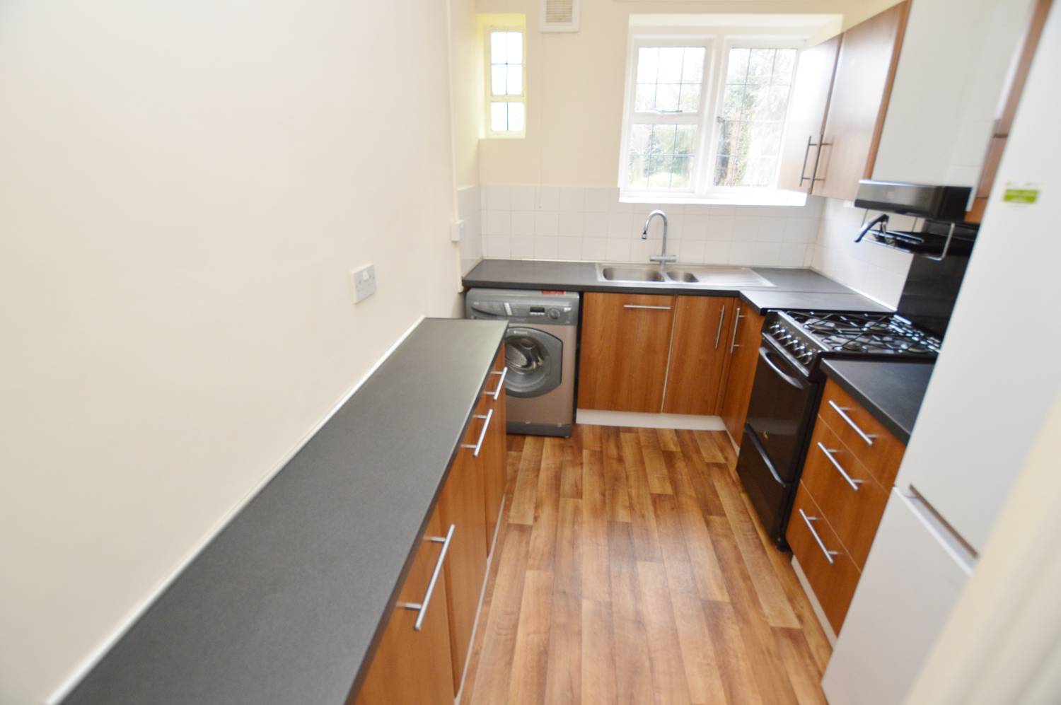 2 Bedroom Flat, Snaresbrook Hall, South Woodford, E18 2EJ Abidins