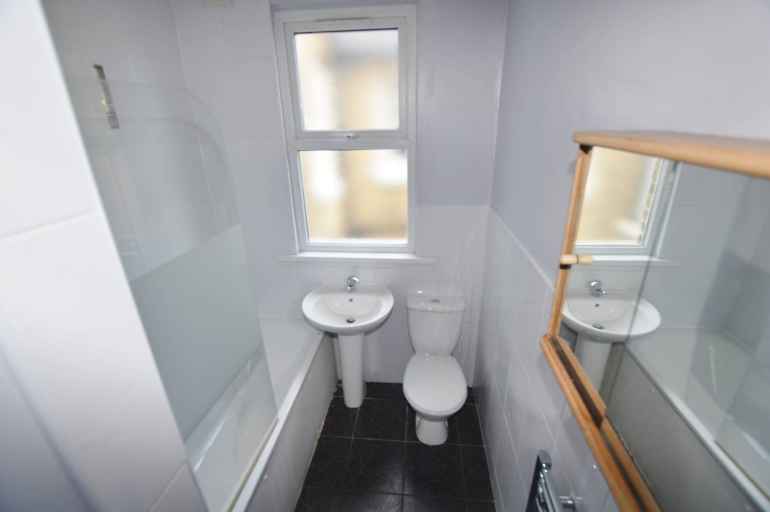 2 Bedroom Flat, Harrington Road, Leytonstone, E11 4QN Abidins