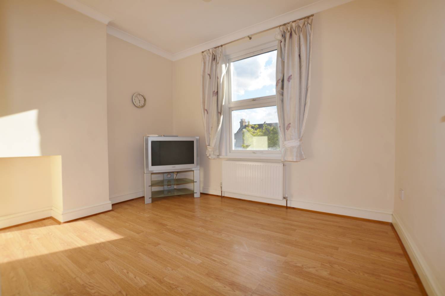 2 Bedroom Flat, Harrington Road, Leytonstone, E11 4QN Abidins