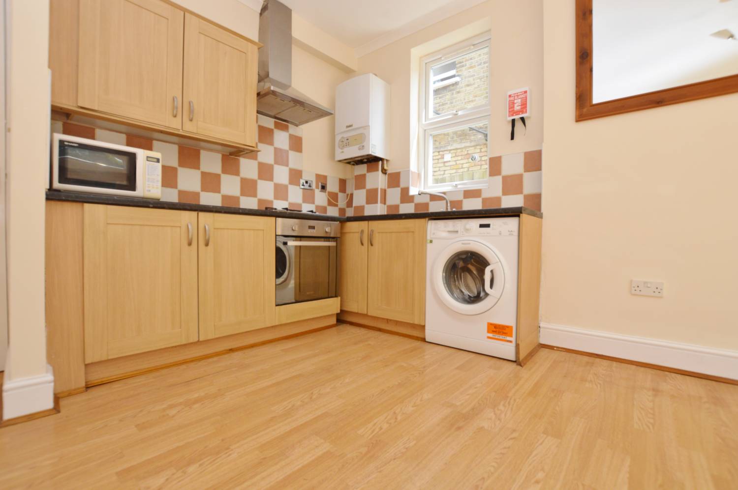 2 Bedroom Flat, Harrington Road, Leytonstone, E11 4QN Abidins