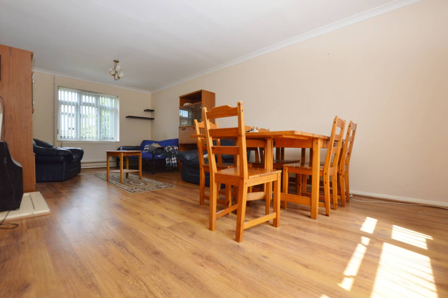 3 Bedroom House, Crownfield Road, Leytonstone, E15 2BG Abidins