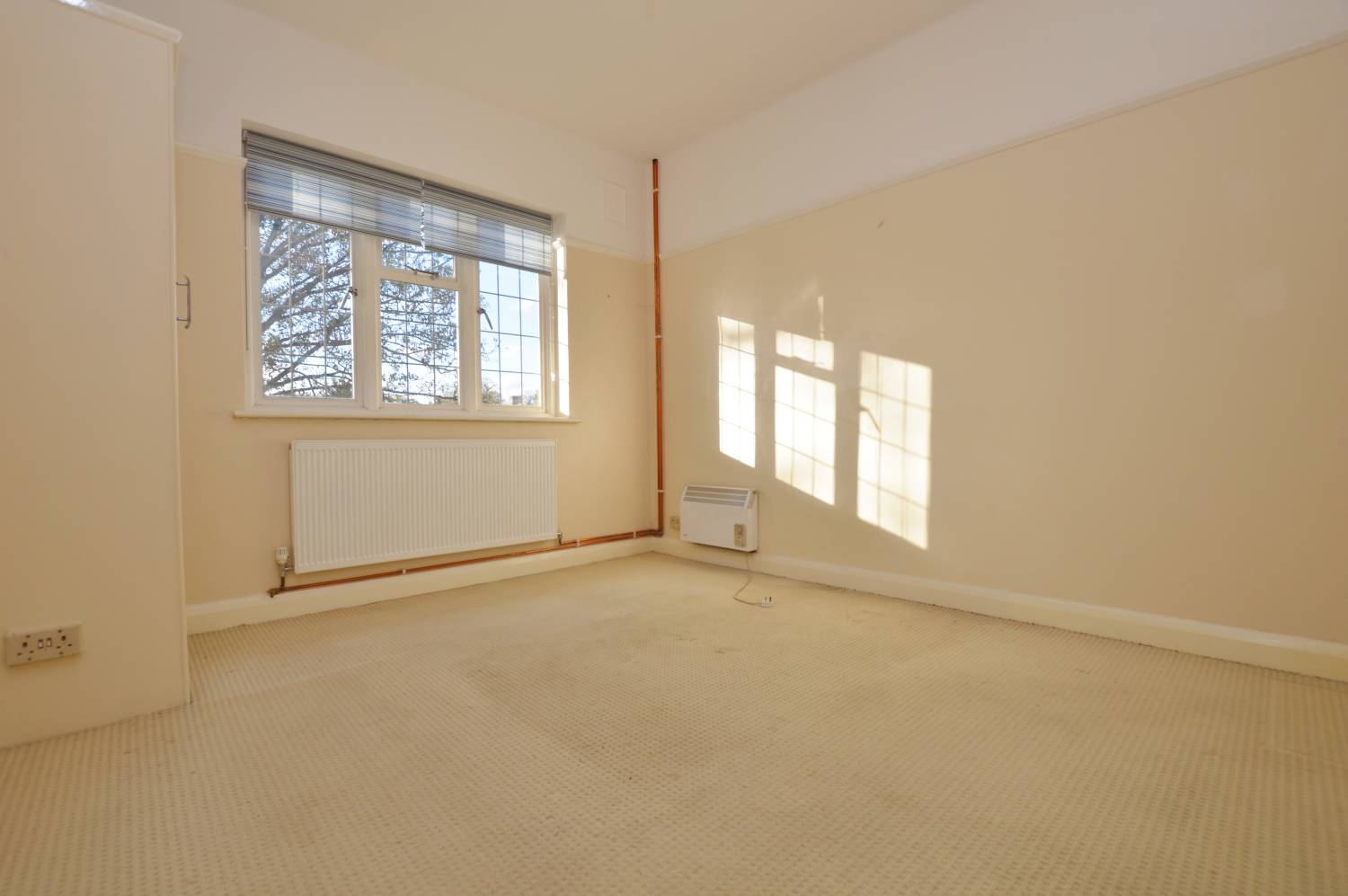 2 Bedroom Flat, Snaresbrook Hall, South Woodford, E18 2EJ Abidins