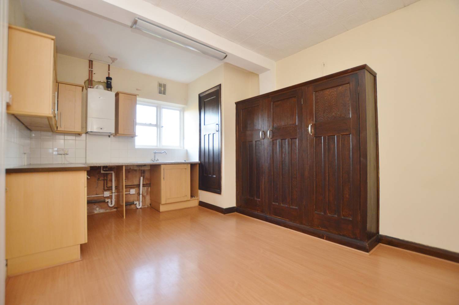 2 Bedroom Flat, Snaresbrook Hall, South Woodford, E18 2EJ Abidins
