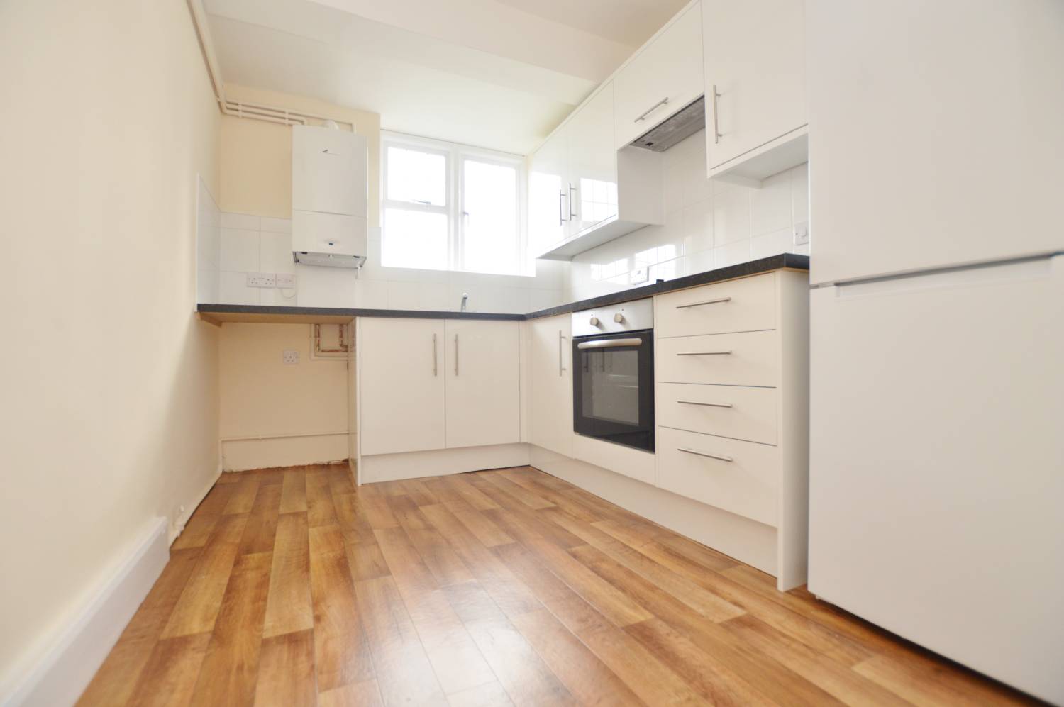2 Bedroom Flat, Snaresbrook Hall, South Woodford, E18 2EJ Abidins
