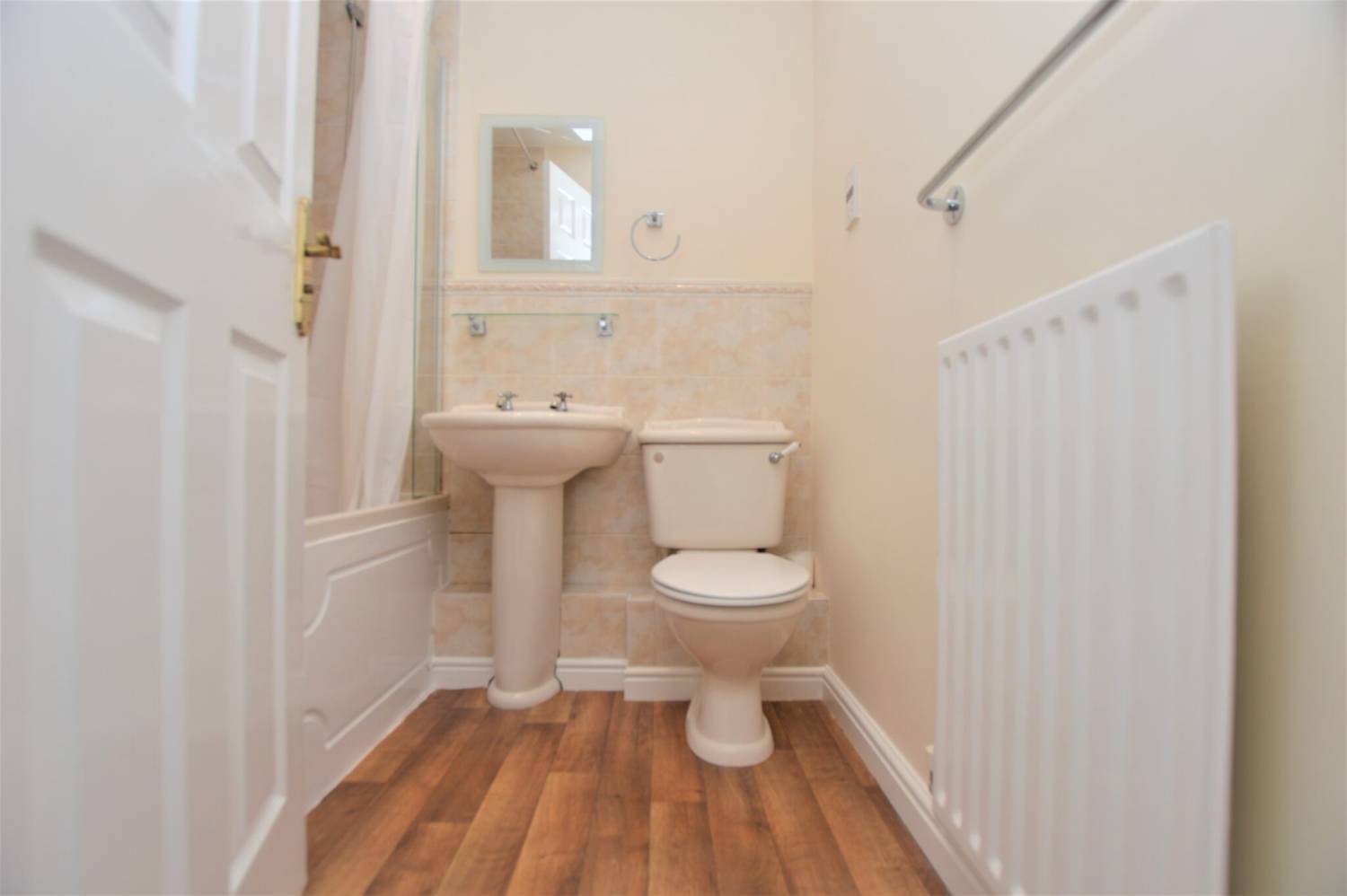 2 Bedroom Terraced House To Rent Tomswood Hill, Chigwell IG6 2GD