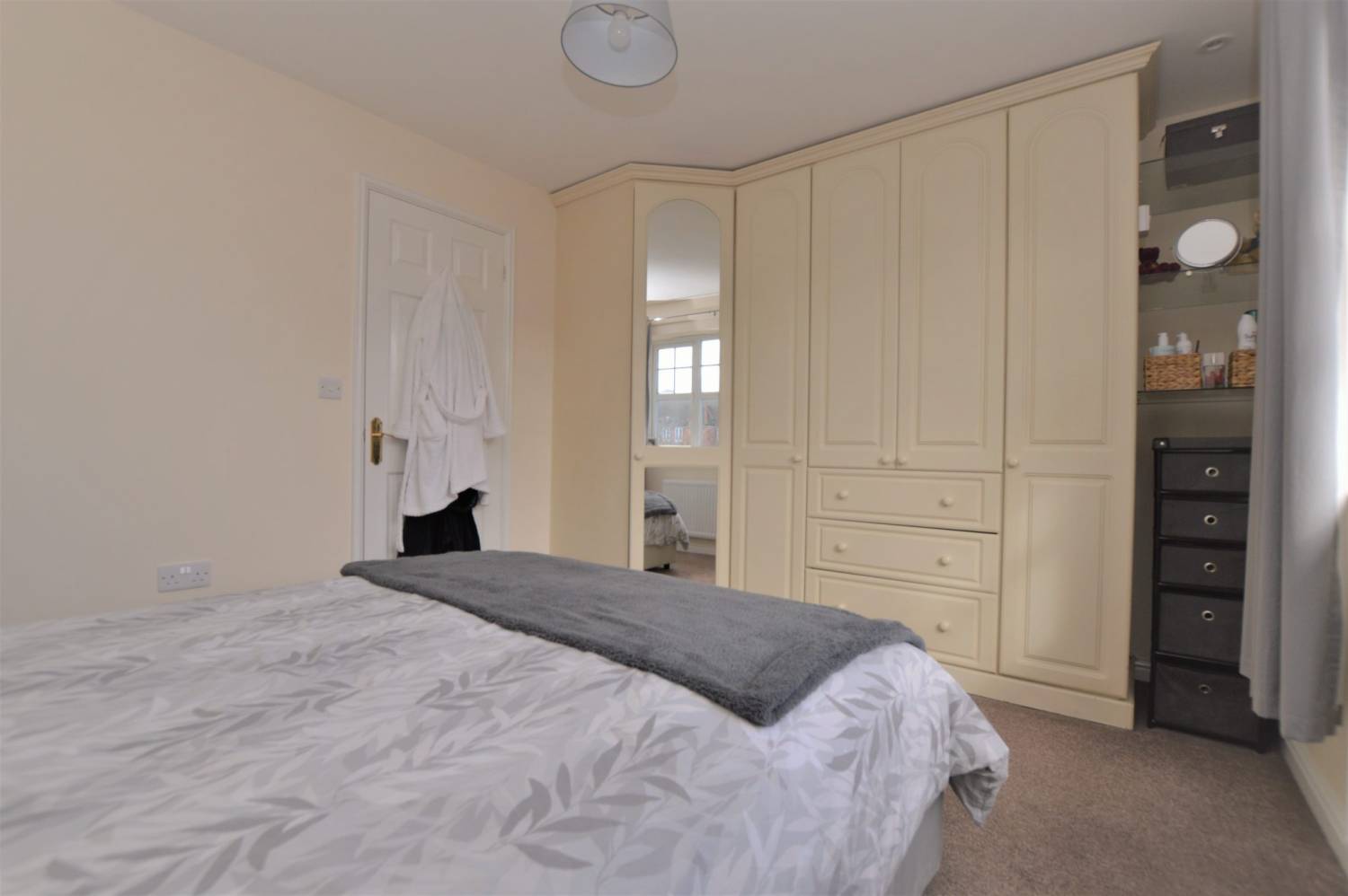 2 Bedroom Terraced House To Rent Tomswood Hill, Chigwell IG6 2GD