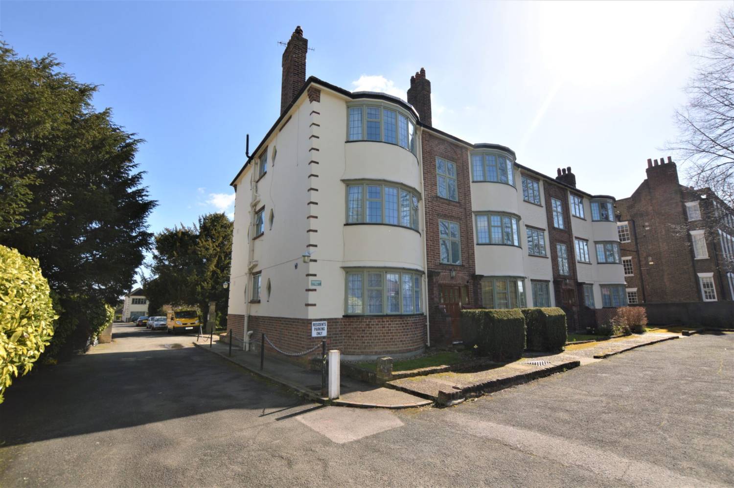 Snaresbrook Hall, South Woodford, London, E18 2EJ Abidins