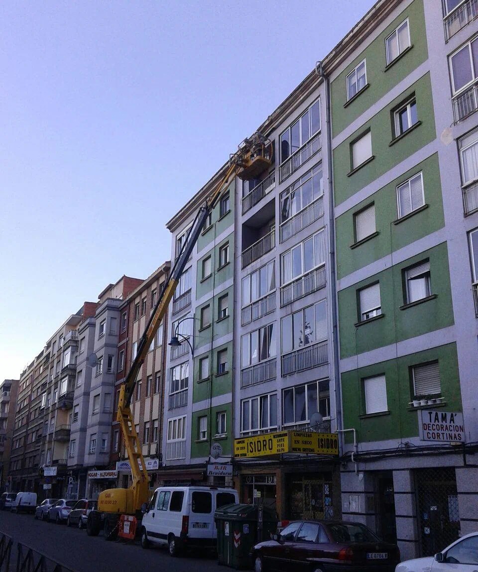 Pintura de Patios de Luces en León Abismo