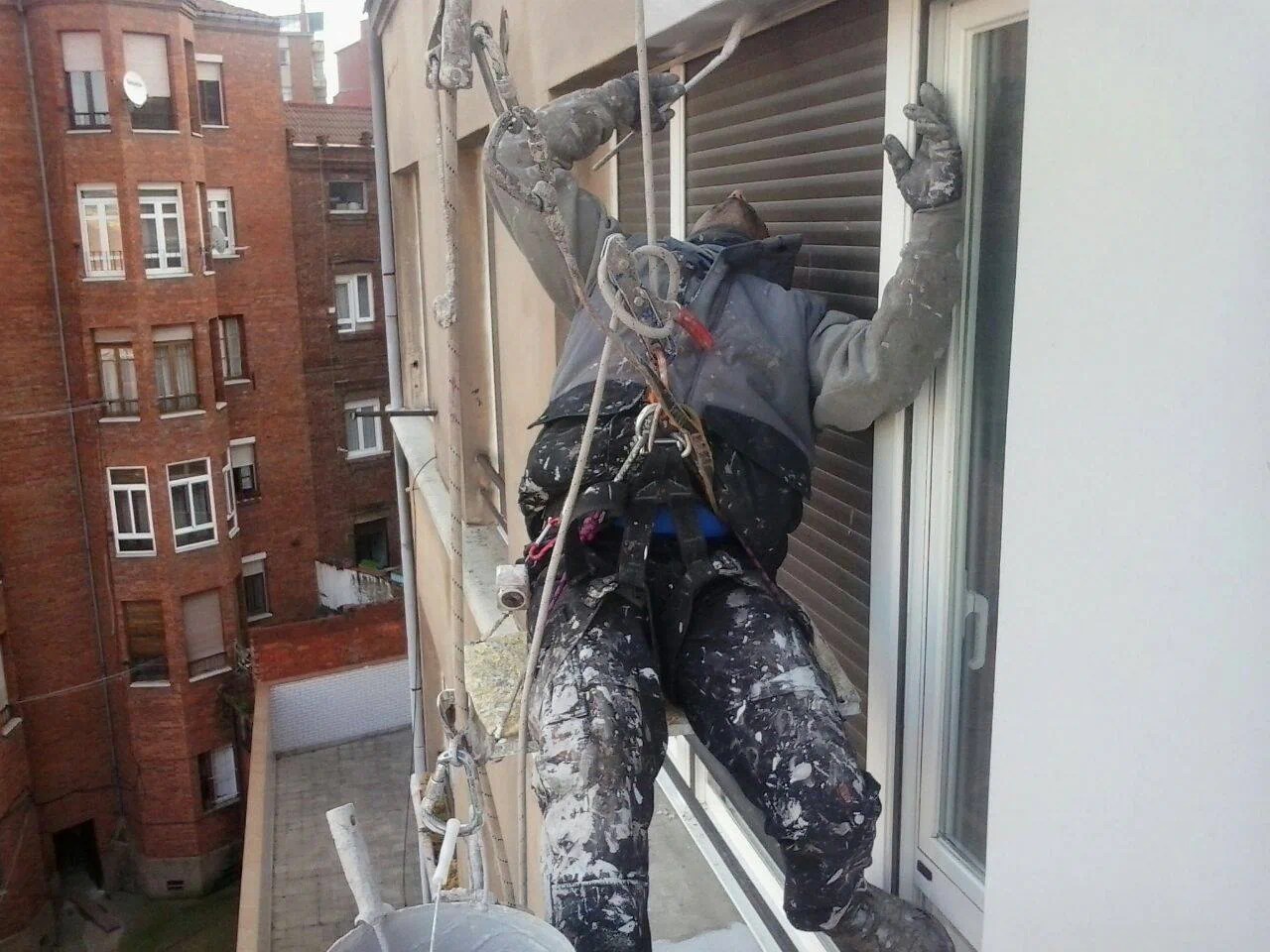 Pintura de Patios de Luces en León Abismo