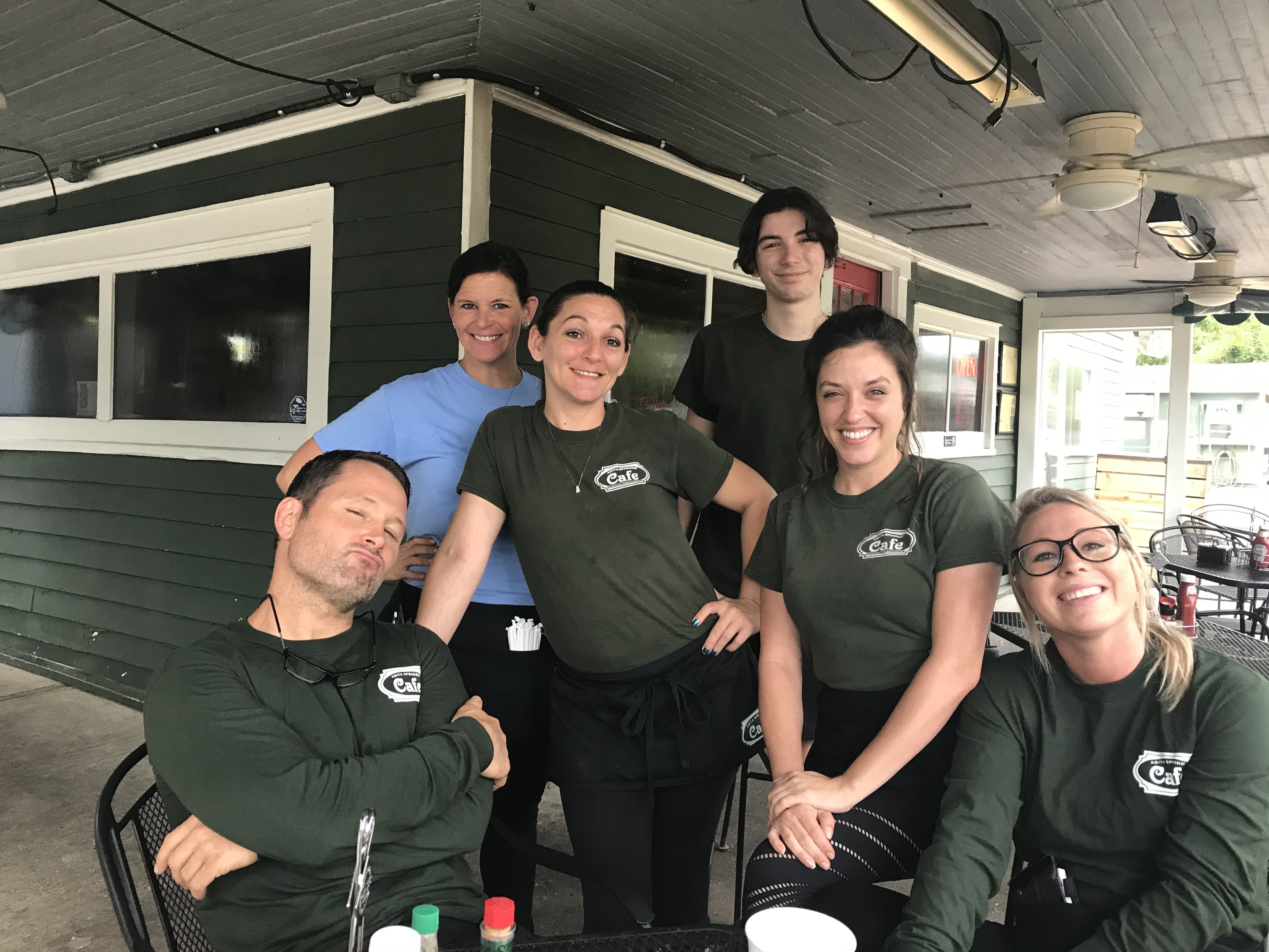 Work with us! Abita Springs Cafe