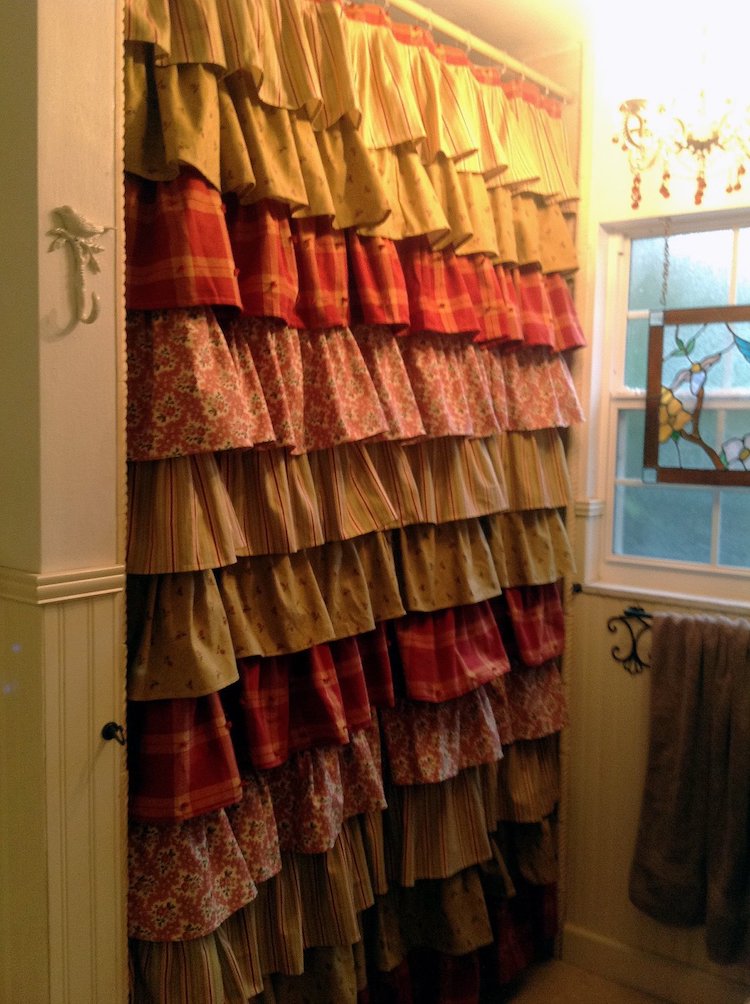 20 Novelty Shower Curtain Ideas For The Easily Amused