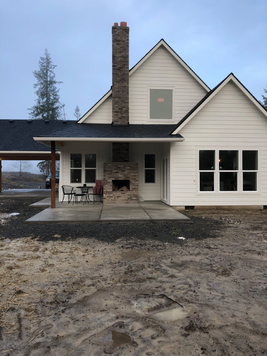 Brick layer providing masonry services in Vancouver Washington.