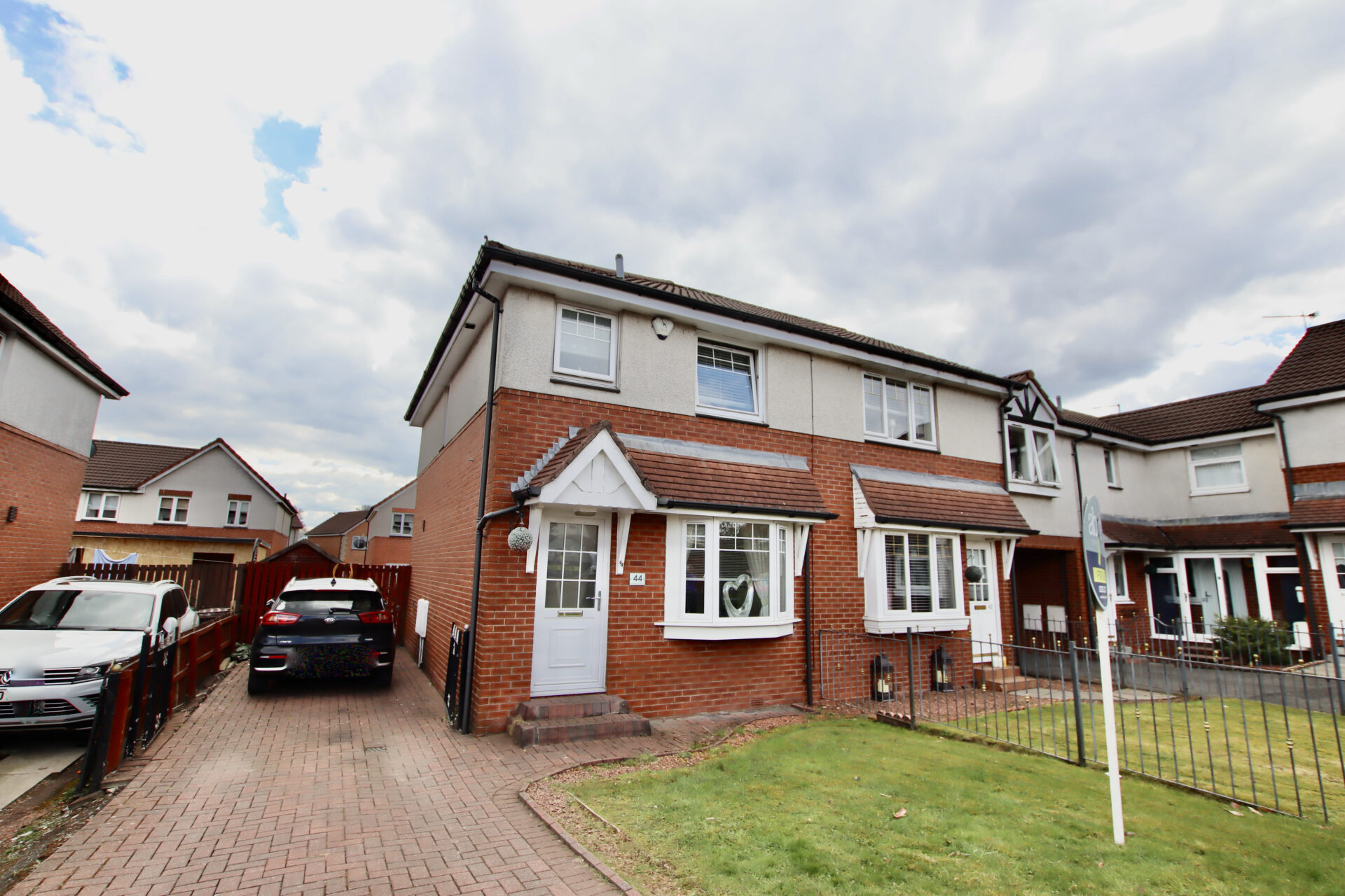 Moorcroft Drive, Airdrie, ML6 Abode Estate Agency