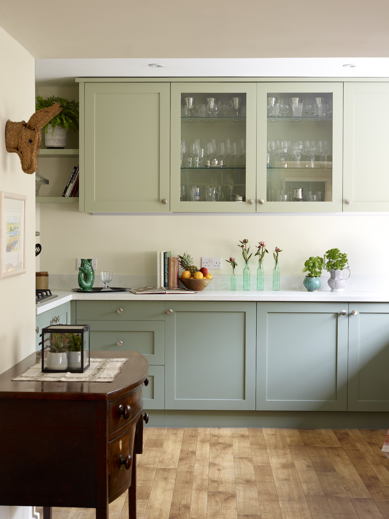 Vert De Terre Kitchen / Kitchen Respray Vert De Terre F B Kildare