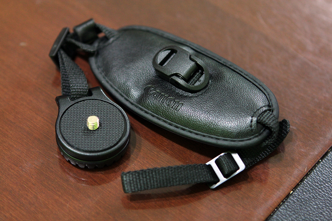 E2 Hand Strap For my Canon 60D مدونة أبوفلان
