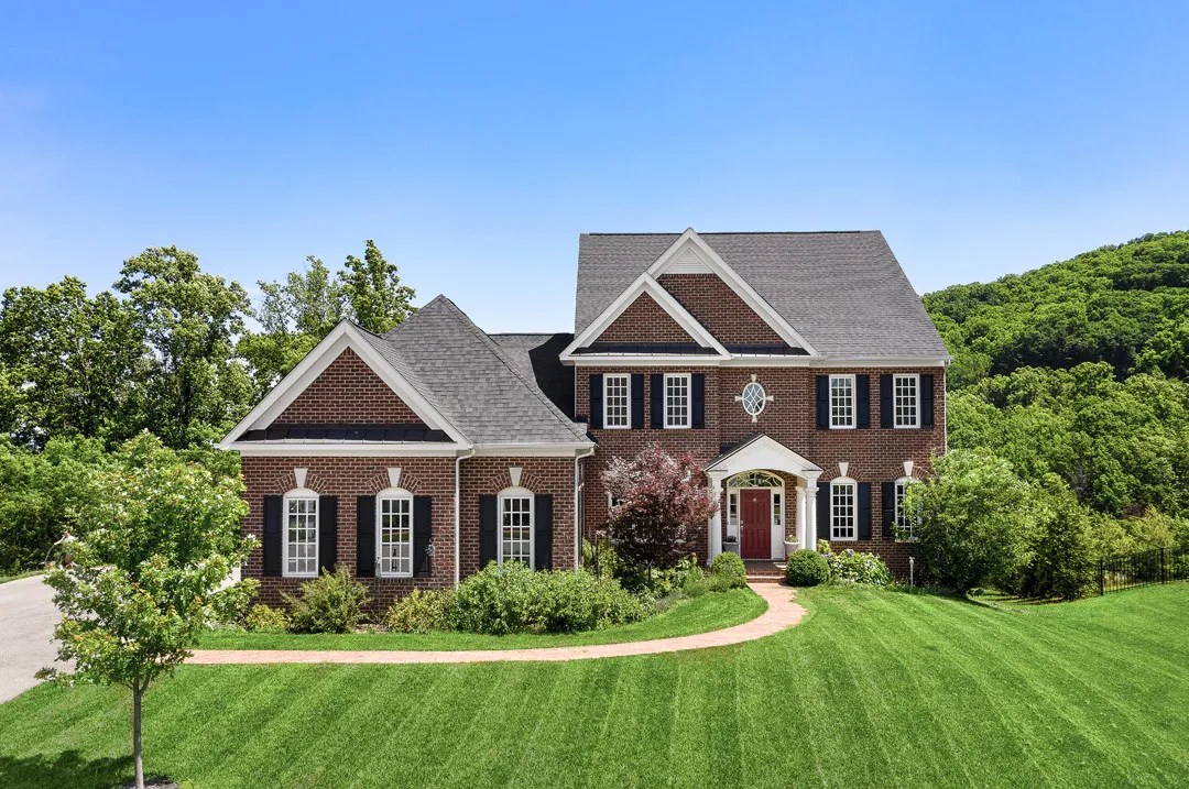 ABoone Homes Roanoke's premier custom luxury new home builder.