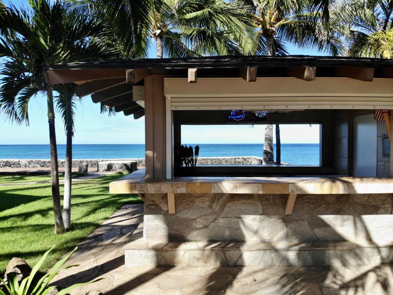 Direct Oceanfront Legacy Property in Makaha Hawaii Real Estate Market