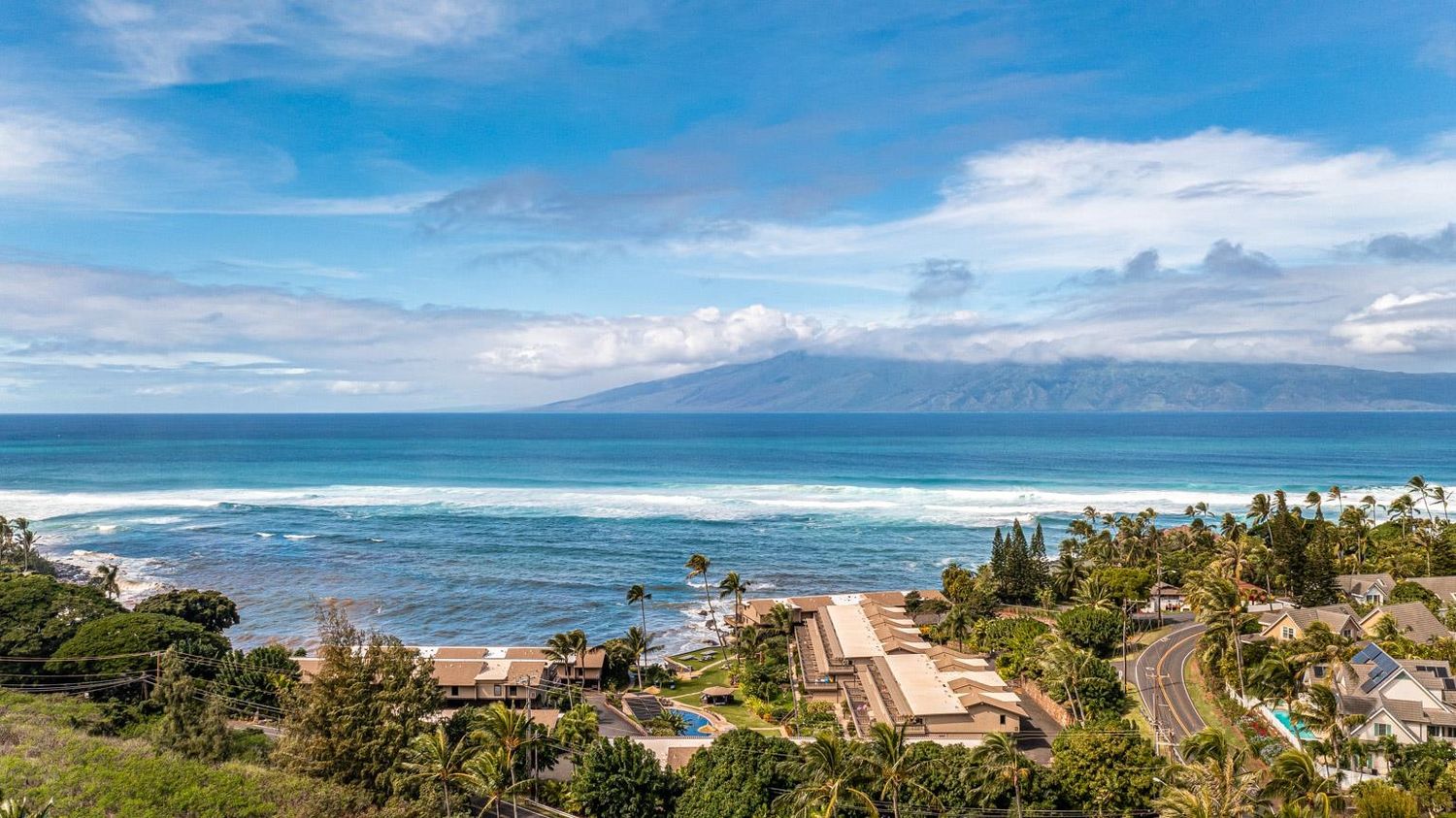 New Listing Modern Upgraded Vacation Rentable Unit at Beachfront