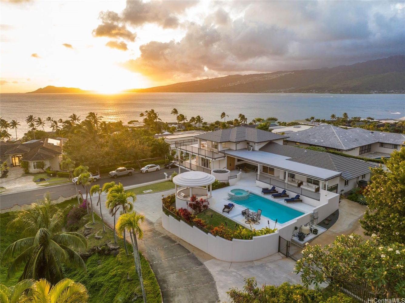 Stately Landmark Koko Kai Residence With Breathtaking Views! Hawaii