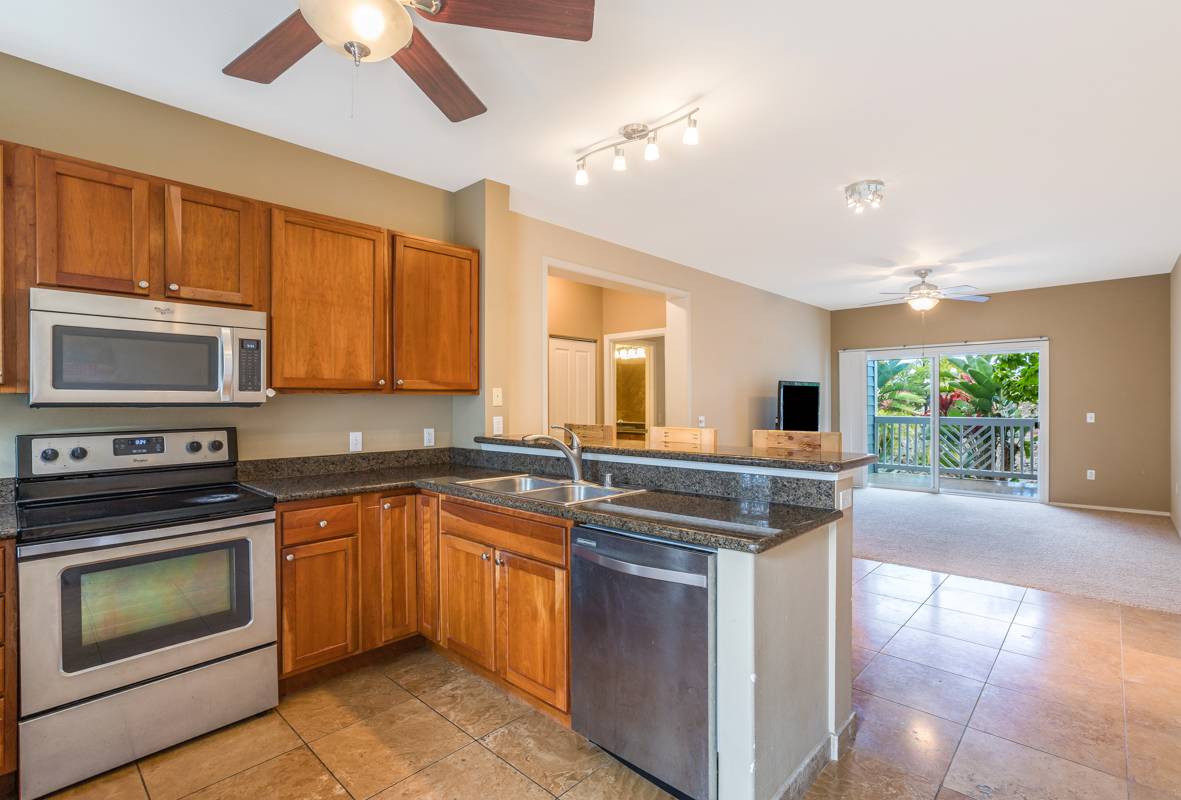 Charming, Bright and Breezy Unit at Seascape Condominium Hawaii Real