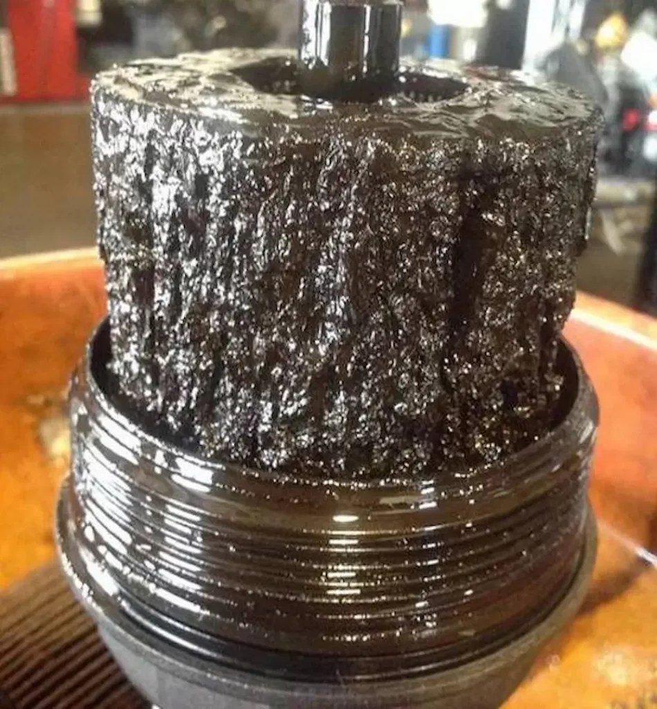7 Reasons for Low Engine Oil Pressure in Toyota Prius