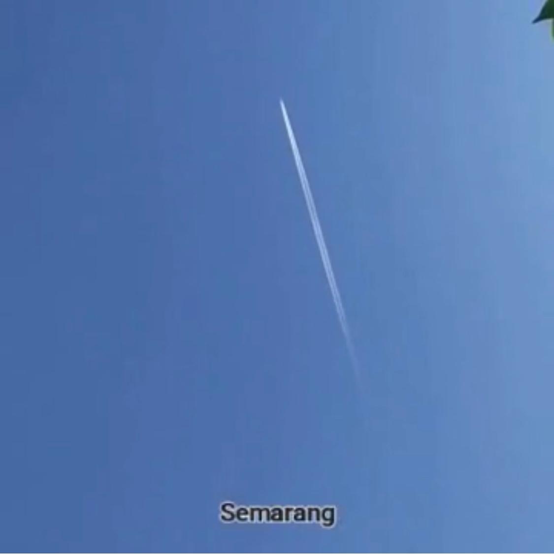 Viral Video Chemtrail Sebar Bahan Kimia Dari Pesawat, Ahli Penerbangan