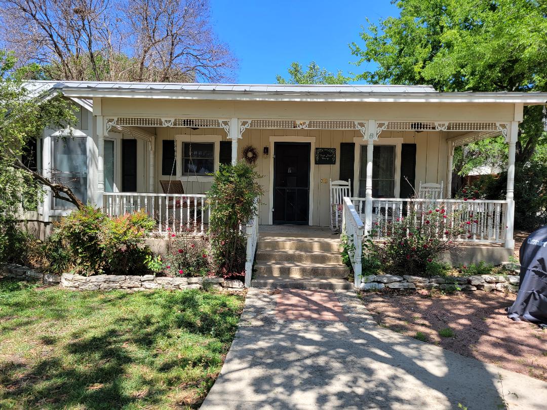 Texas Hill Wine Country About Wine & Travel