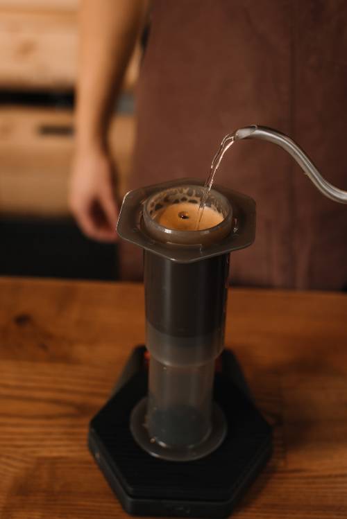 Aeropress Normal vs Inverted Method (Turn Your Coffee On Its Head)