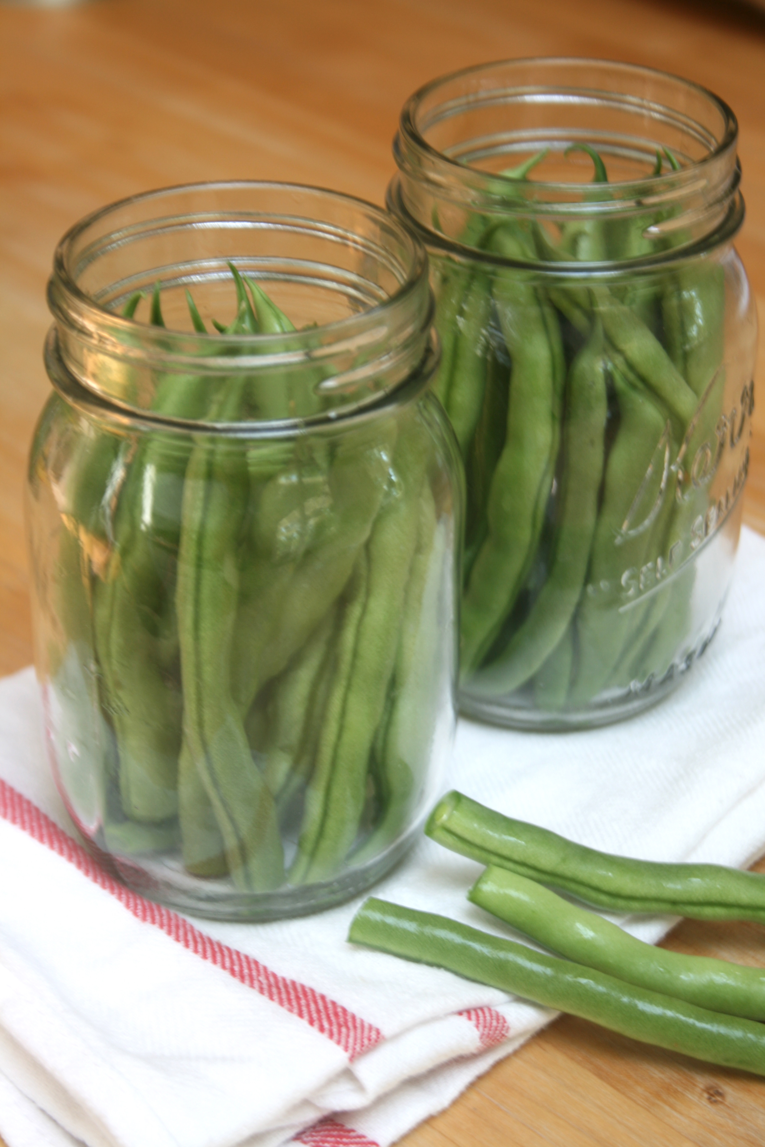 Spicy Pickled Green Beans