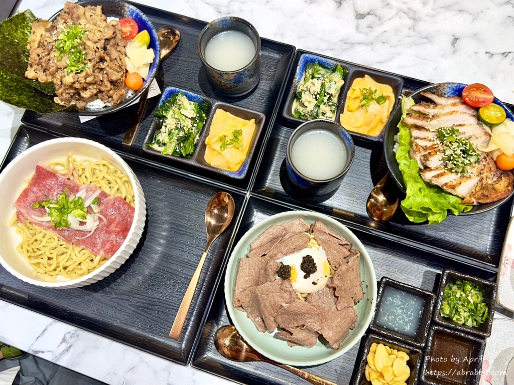 一直丼直火和牛燒肉丼飯-平價丼飯，火車送餐，雞湯、飲料吧霜淇淋無限供應