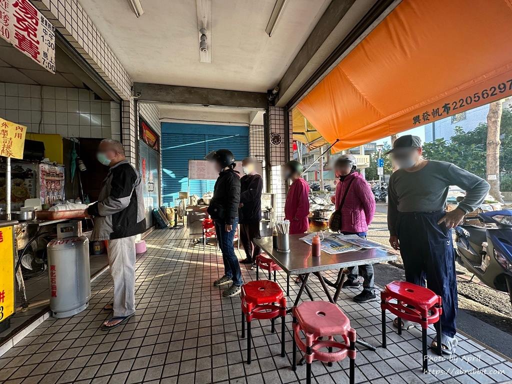 北屯蛋饼-想吃蛋饼先排队再说，蛋饼只要25元。