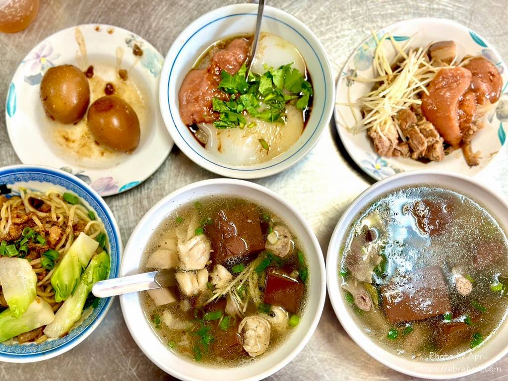 康家小吃(堂肉圓)-不只賣肉圓，一大早還能買便當