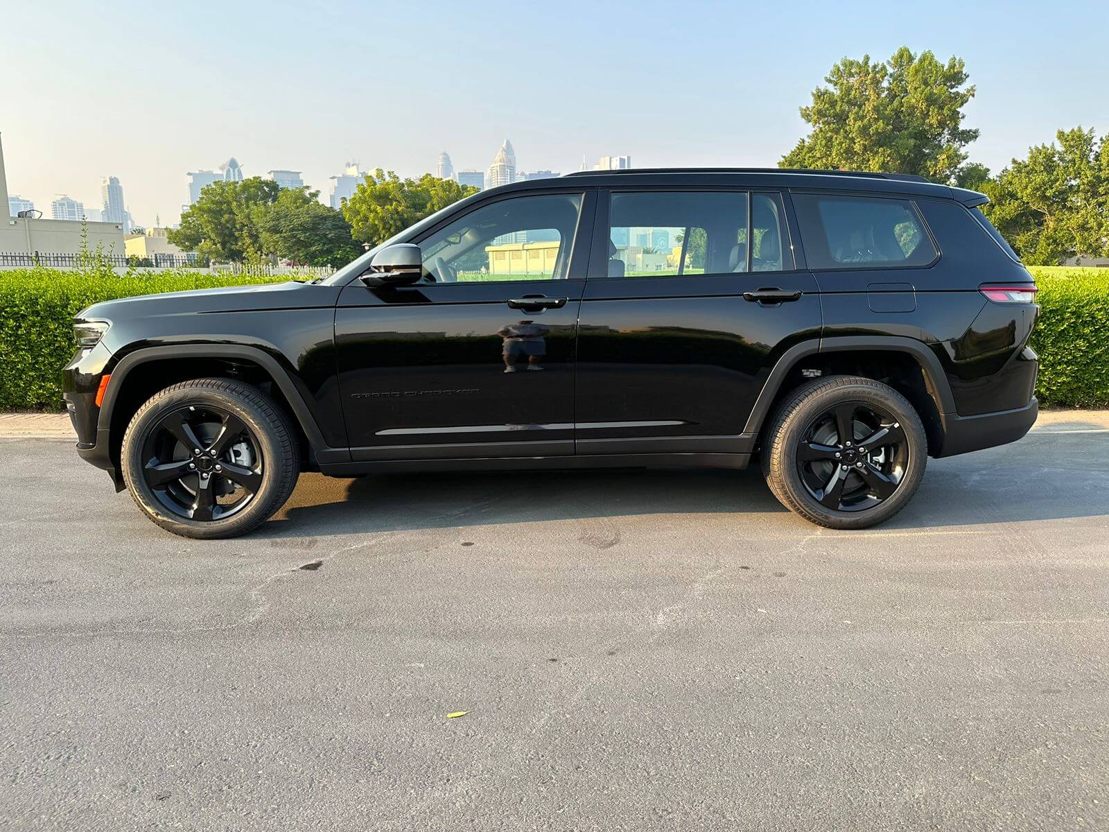 Rent Jeep Grand Cherokee in Dubai Luxury SUVs for hire Dubai