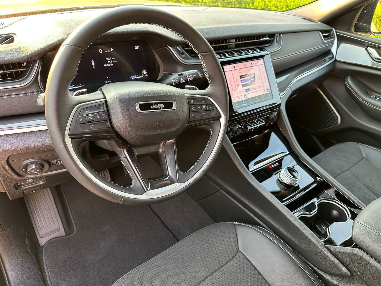 Rent Jeep Grand Cherokee in Dubai Luxury SUVs for hire Dubai