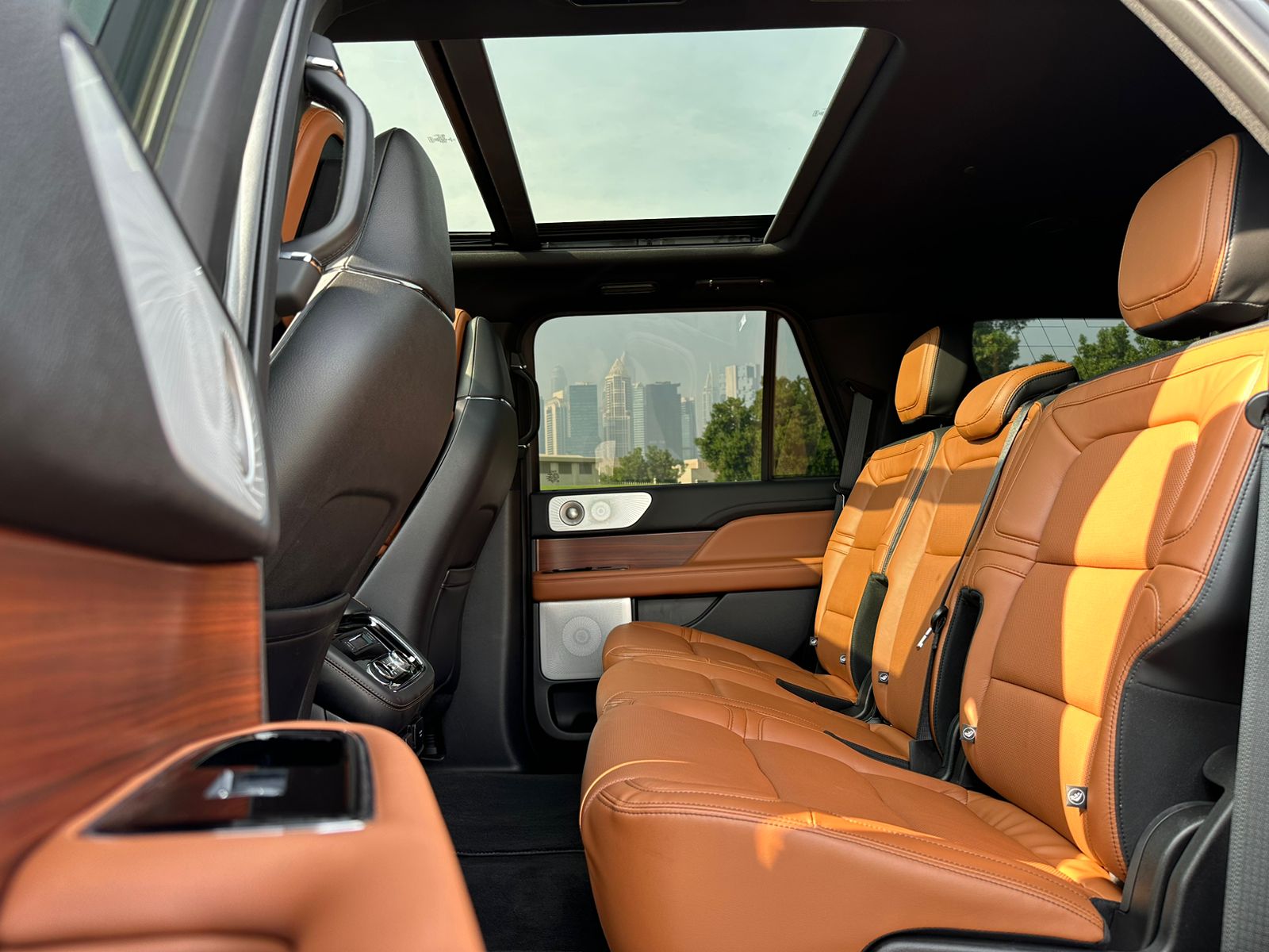 Rent Lincoln Navigator (2021) in Dubai Luxury SUV from 1190 AED