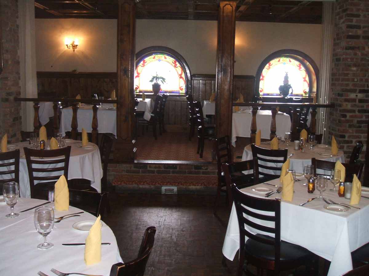 About Absolutely Mario Italian restaurant Farmingdale