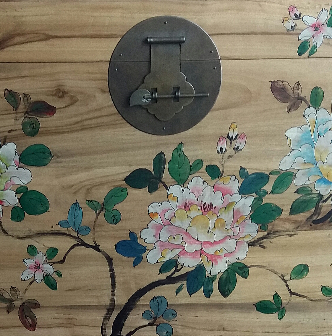 Cloisonné Frog Gold with Straight Legs AbsTangle