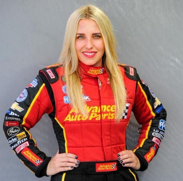 Brittany Force Siblings Meet Courtney Force, Ashley Force, and Adria(08)