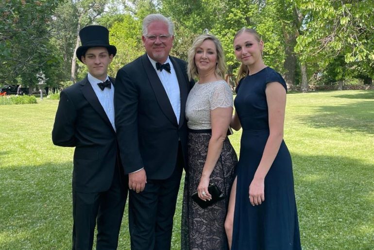 Glenn Beck Children Meet Raphe Beck, Cheyenne Beck, Hannah Beck, Mary