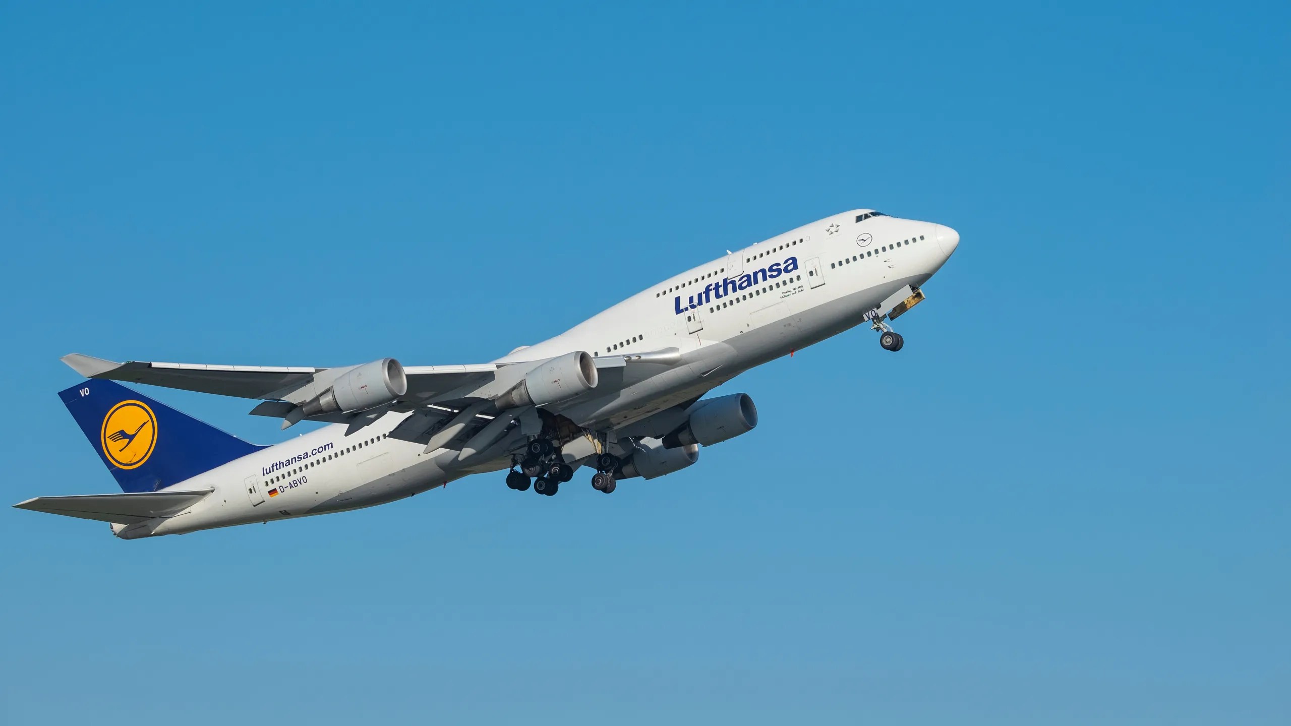Does Lufthansa pay well? ABTC