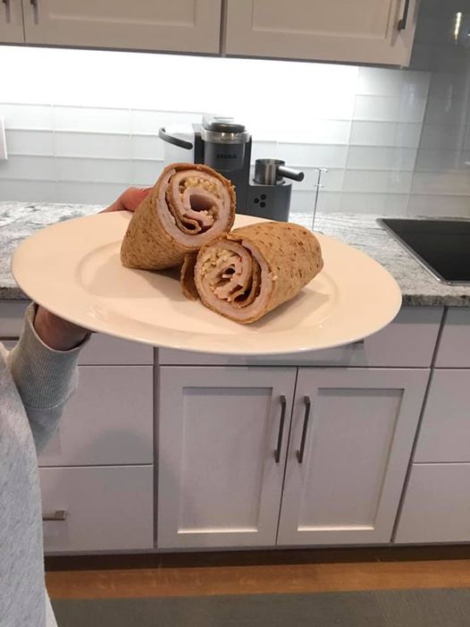 Low Calorie Turkey Wrap that you can make in under 2 minutes! A Busy