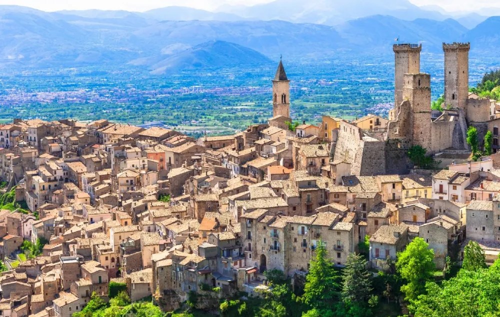Sulmona e Pacentro i e i castelli del Parco Nazionale della