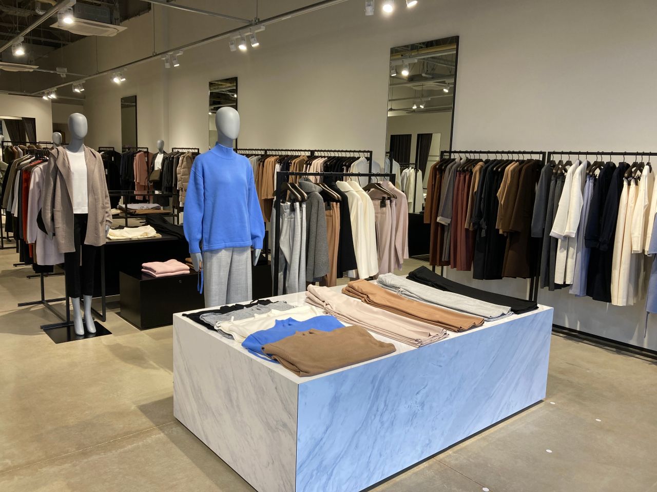 【本日】Theory OUTLET ふかや花園店OPENいたしました ふかや花園プレミアム・アウトレット店 Theory[セオリー