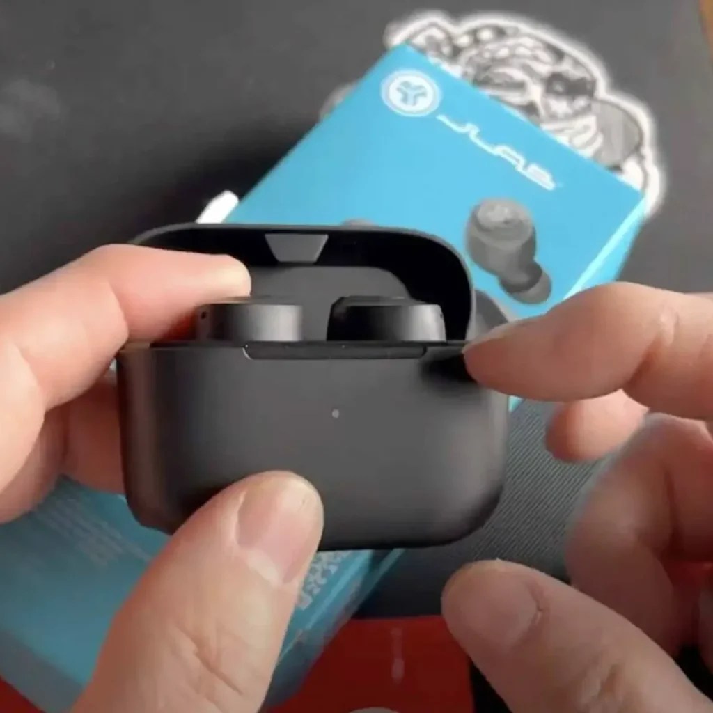 Can You Track Skullcandy Earbuds? A Quick Guide to Finding Your Lost