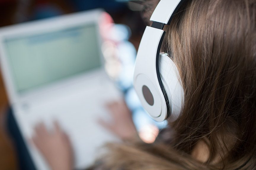 Do Headphones Cause Tinnitus? What You Need to Know