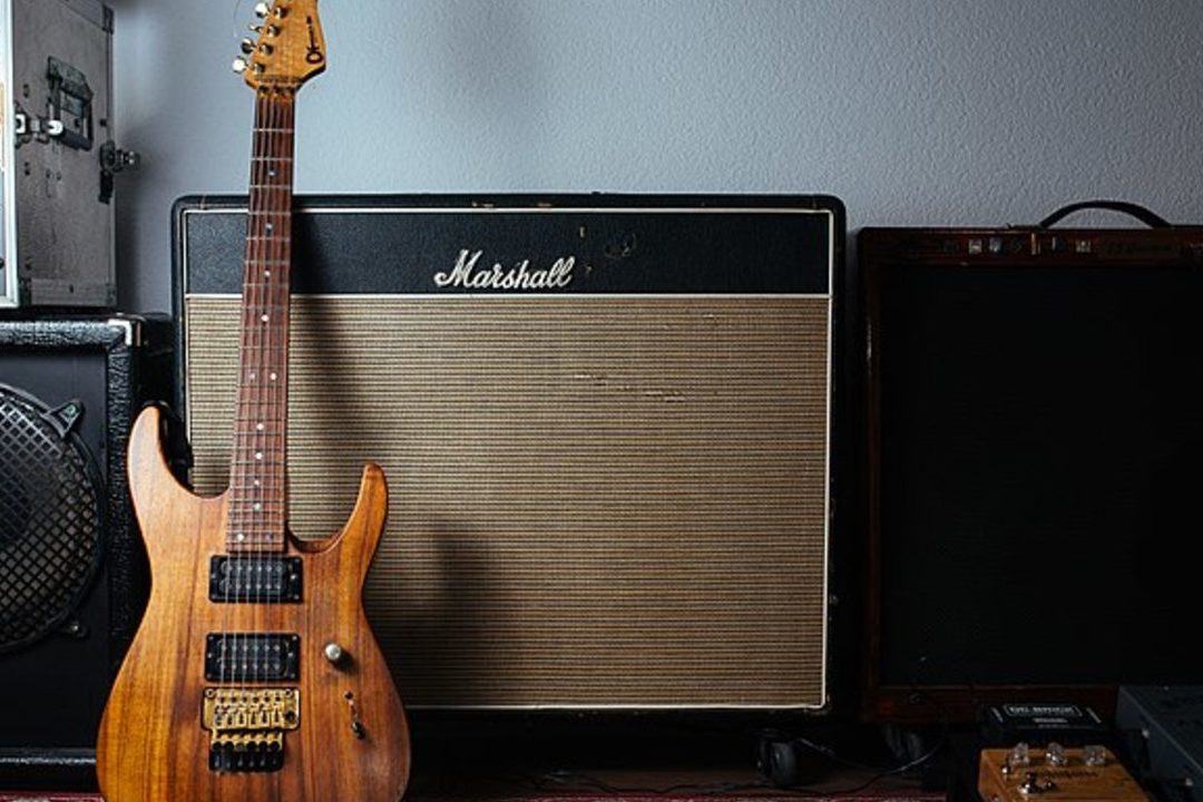 What Amp Do I Need for Bass Guitar? A Clear and Knowledgeable Guide