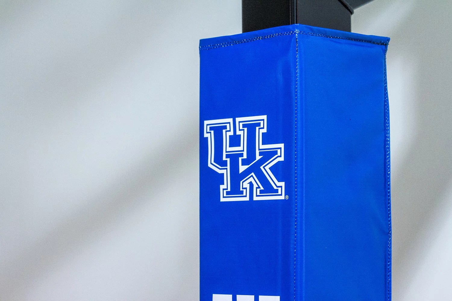 Goalsetter University of Kentucky Wraparound Basketball Pole Pad Academy