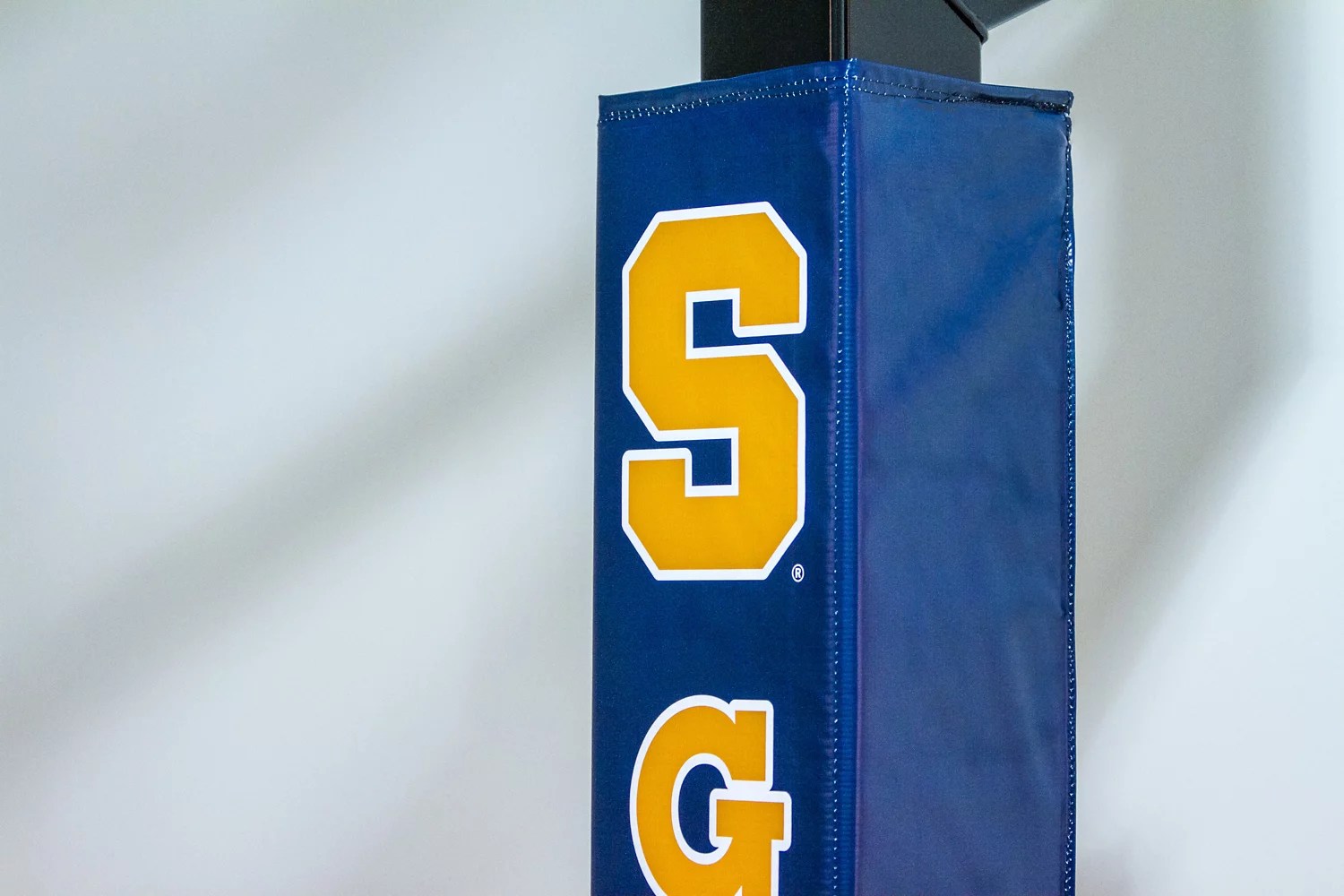 Goalsetter Syracuse University Wraparound Basketball Pole Pad Academy