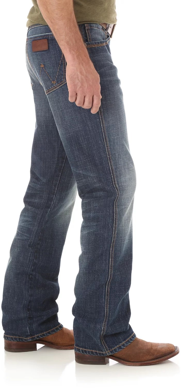 Wrangler Men's Retro Relaxed Fit Boot Cut Jeans Academy